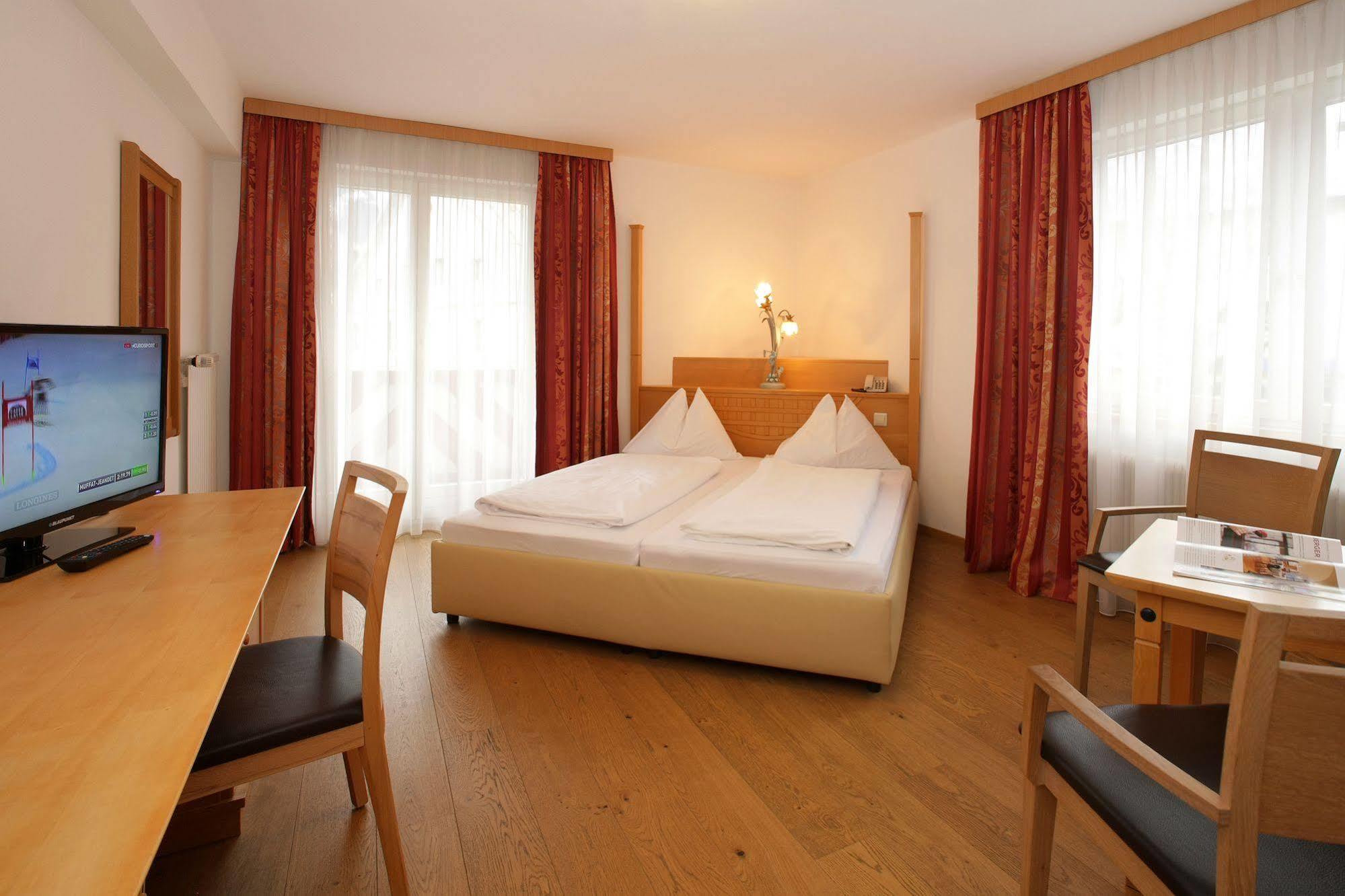 Hotel Der Abtenauer Exterior photo